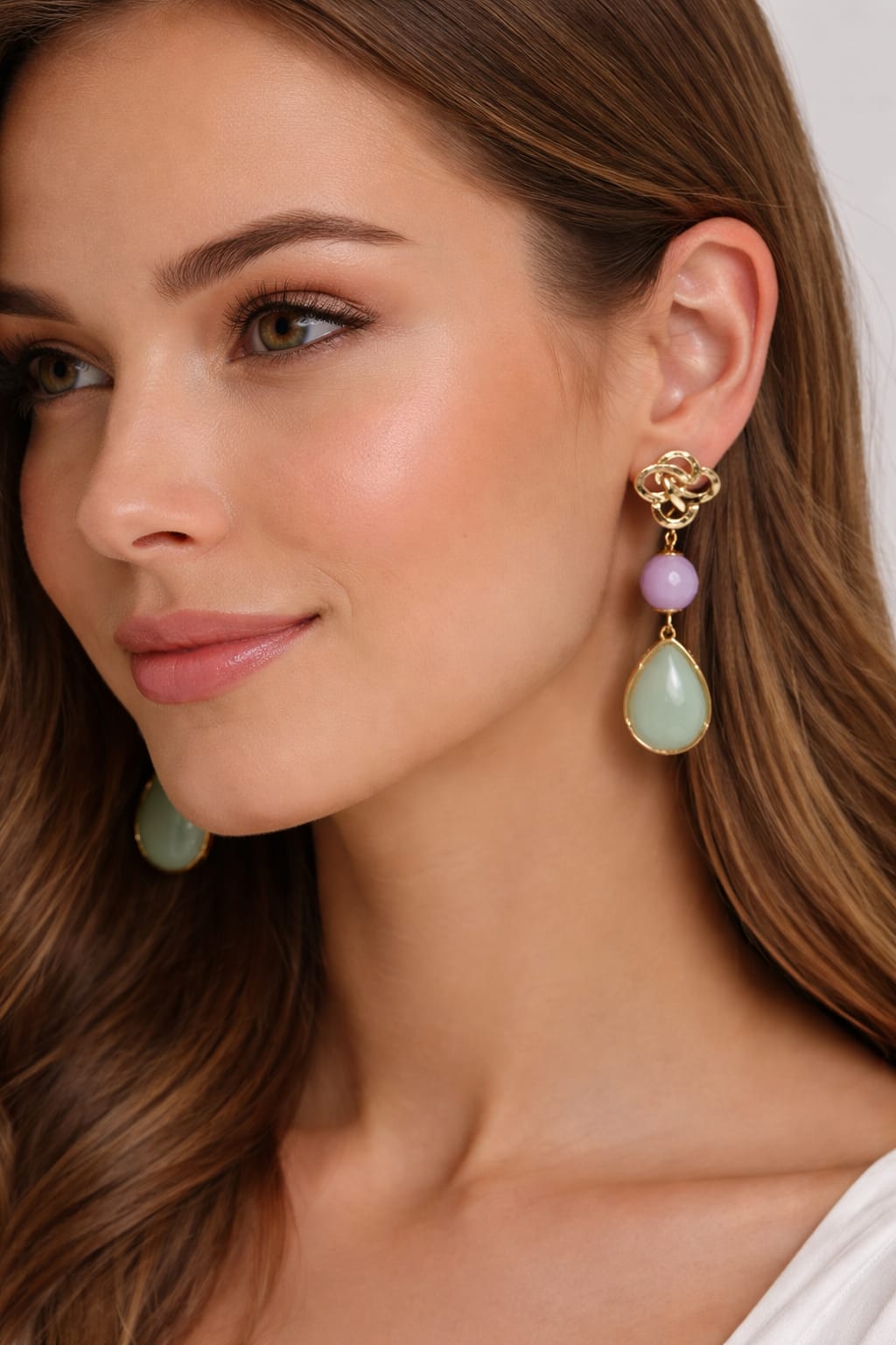 brincos folheados com pedras naturais jade lavanda e quartzo verde brincos folheados com pedras naturais jade lavanda e quartzo verde