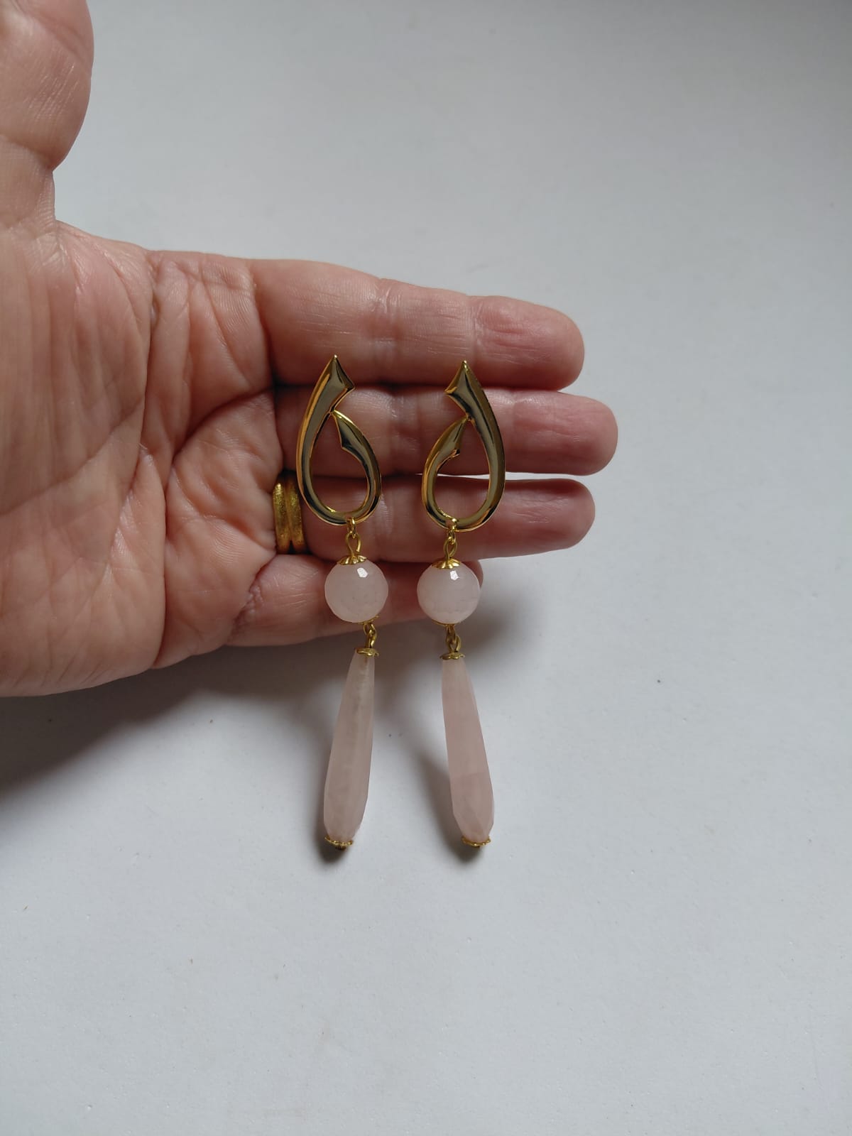 brincos folheados em quartzo rosa brincos folheados em quartzo rosa