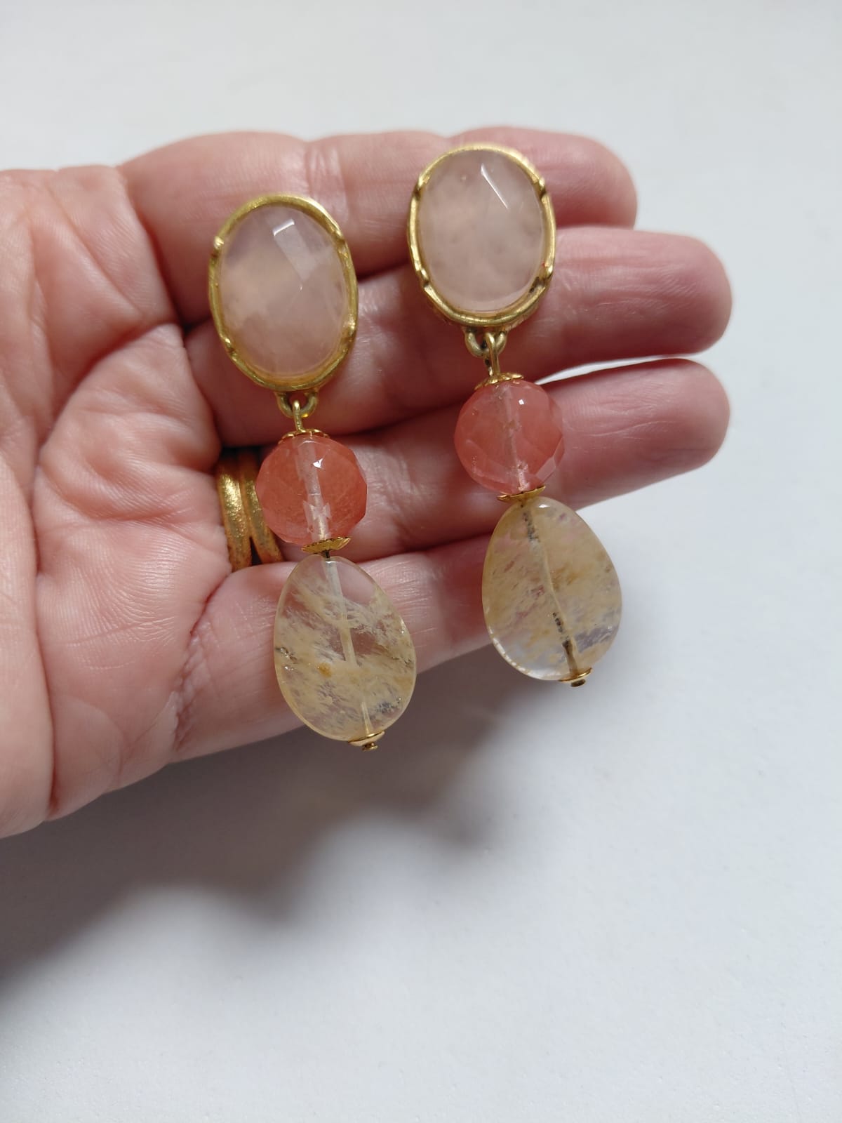 brincos quartzo rosa, cherry e rutilado brincos quartzo rosa, cherry e rutilado